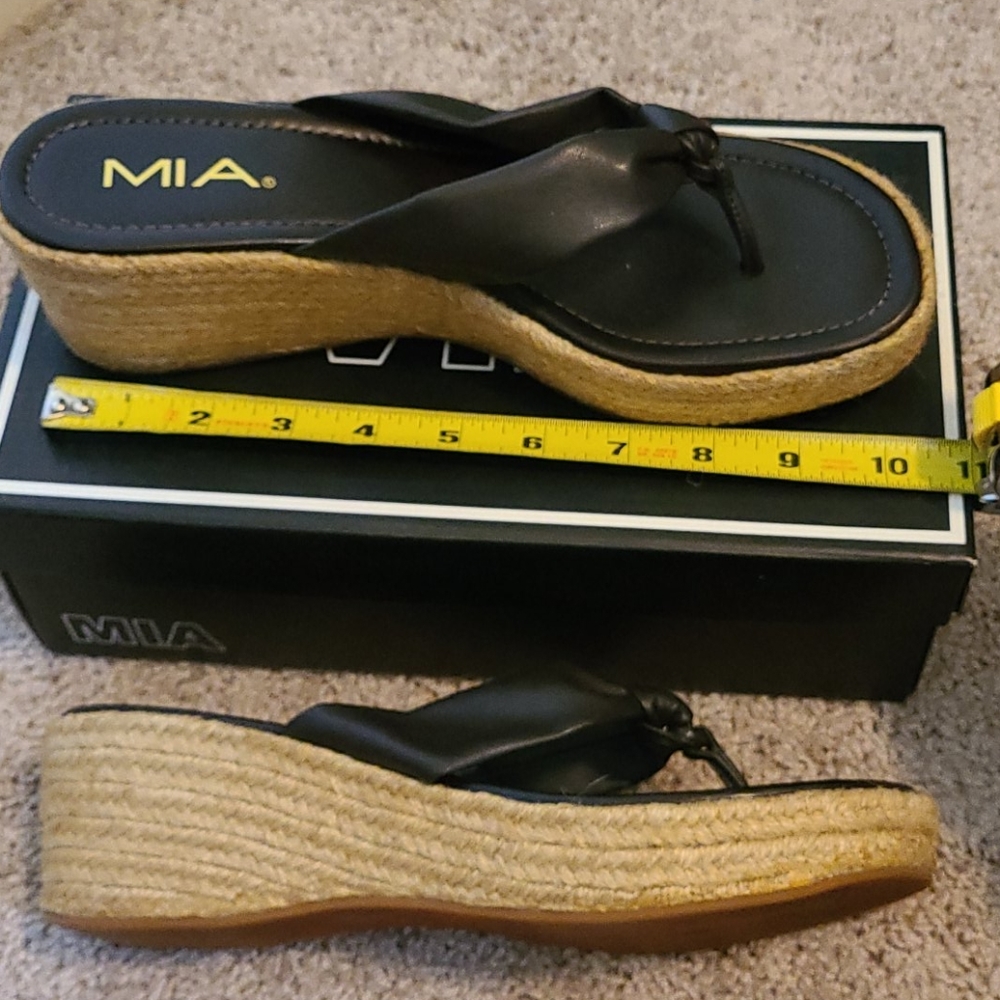MIA Mara Wedge sandal, size 10, brown